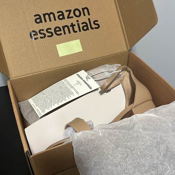 NEW Amazon Essentials Two Strap Heeled Sandal - Picture 5 of 6